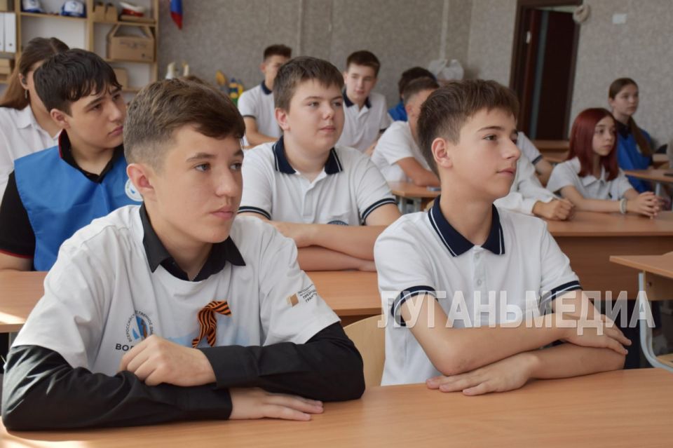Вернулся Сахалин в родную гавань, Курилы вновь российская земля Вернулся Сахалин в родную гавань, Курилы вновь российская земля
