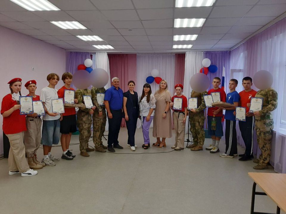 В рамках Года защитника Отечества в БРЦДЮТ в День Российской гвардии состоялось мероприятие «Встречи-поздравления», организованное Председателем Совета женщин Администрации Беловодского МО Мариной Глущенко и координатором... В рамках Года защитника Отечества в БРЦДЮТ в День Российской гвардии состоялось мероприятие «Встречи-поздравления», организованное Председателем Совета женщин Администрации Беловодского МО Мариной Глущенко и координатором...