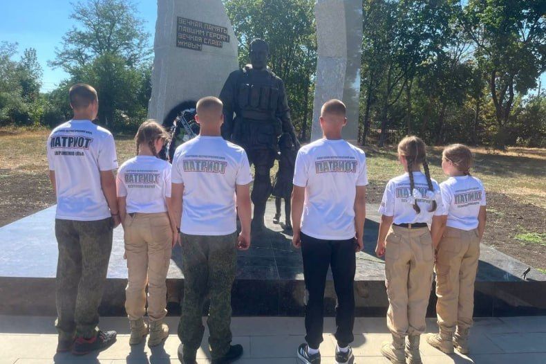 Молодежь Свердловского округа почтила память жертв терроризма Молодежь Свердловского округа почтила память жертв терроризма
