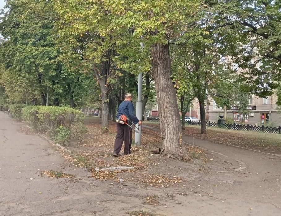 Коммунальные службы проводят работы на территории города Коммунальные службы проводят работы на территории города
