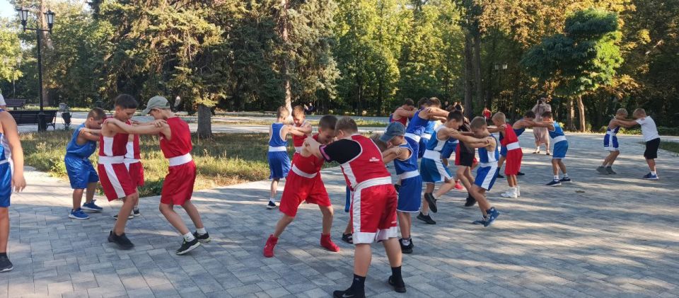 Торжественное завершение марафона «Сила России» в Антраците: спорт, патриотизм и сила единства Торжественное завершение марафона «Сила России» в Антраците: спорт, патриотизм и сила единства