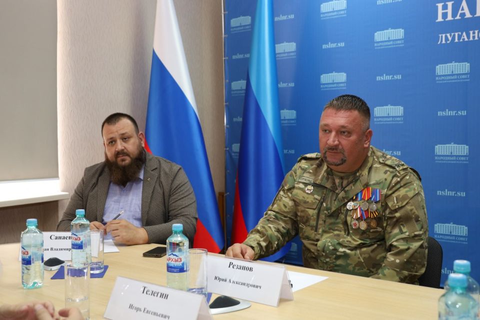 Делегация Херсонской области посетила ЛНР Делегация Херсонской области посетила ЛНР