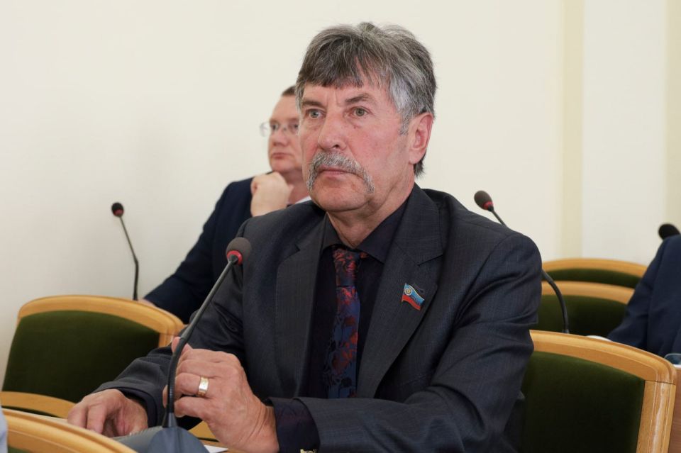 Депутаты обсудили с Иваном Кусовым капремонт школ, зарплаты учителей, военно-патриотическое воспитание и другие актуальные вопросы в сфере образования Депутаты обсудили с Иваном Кусовым капремонт школ, зарплаты учителей, военно-патриотическое воспитание и другие актуальные вопросы в сфере образования