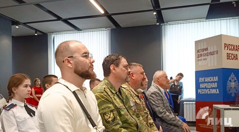 Республиканский центр туризма, экологии и краеведения «Возрождение» и региональное отделение Российского военно-исторического общества в ЛНР в годовщину освобождения Ворошиловградской области от немецко-фашистских... Республиканский центр туризма, экологии и краеведения «Возрождение» и региональное отделение Российского военно-исторического общества в ЛНР в годовщину освобождения Ворошиловградской области от немецко-фашистских...