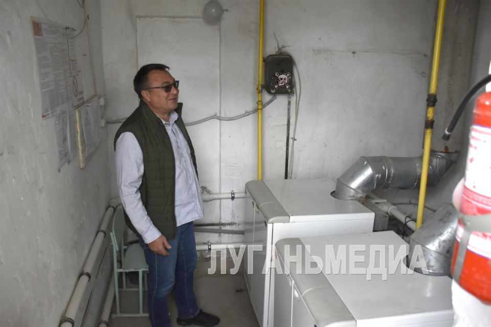 Врип главы Марковского округа Андрей Клименко и представитель региона-шефа Ивановской области Андрей Ильичев проверили готовность Бондаревской гимназии к холодам Врип главы Марковского округа Андрей Клименко и представитель региона-шефа Ивановской области Андрей Ильичев проверили готовность Бондаревской гимназии к холодам