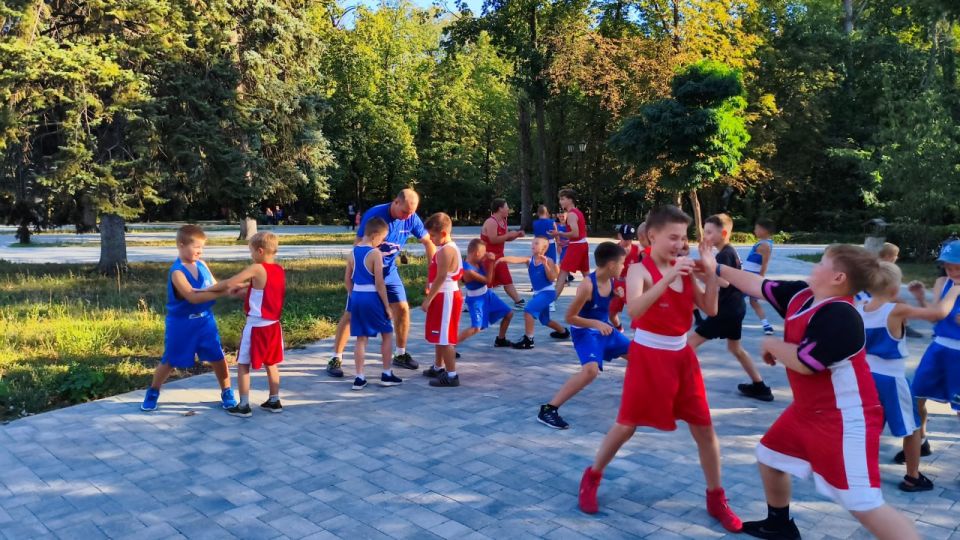 Торжественное завершение марафона «Сила России» в Антраците: спорт, патриотизм и сила единства Торжественное завершение марафона «Сила России» в Антраците: спорт, патриотизм и сила единства
