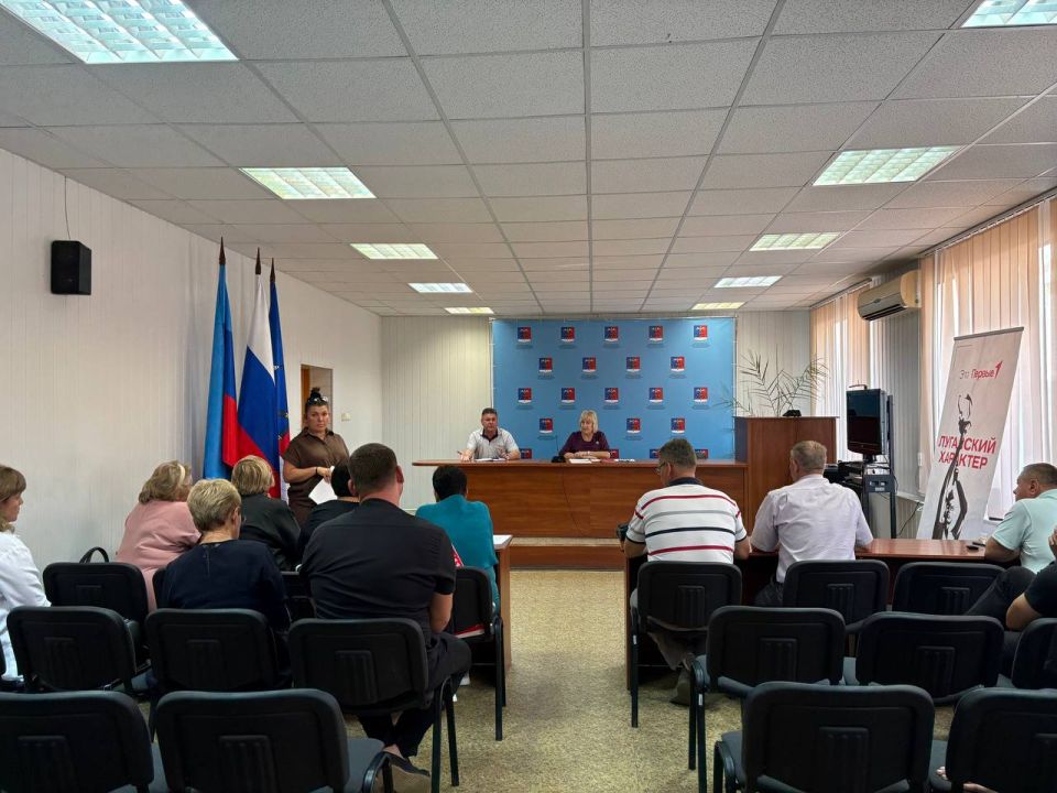 04.09.2025г. в Станице Луганской было проведено XXXVIII заседание сессии I созыва Совета депутатов Станично-Луганского МО ЛНР 04.09.2025г. в Станице Луганской было проведено XXXVIII заседание сессии I созыва Совета депутатов Станично-Луганского МО ЛНР