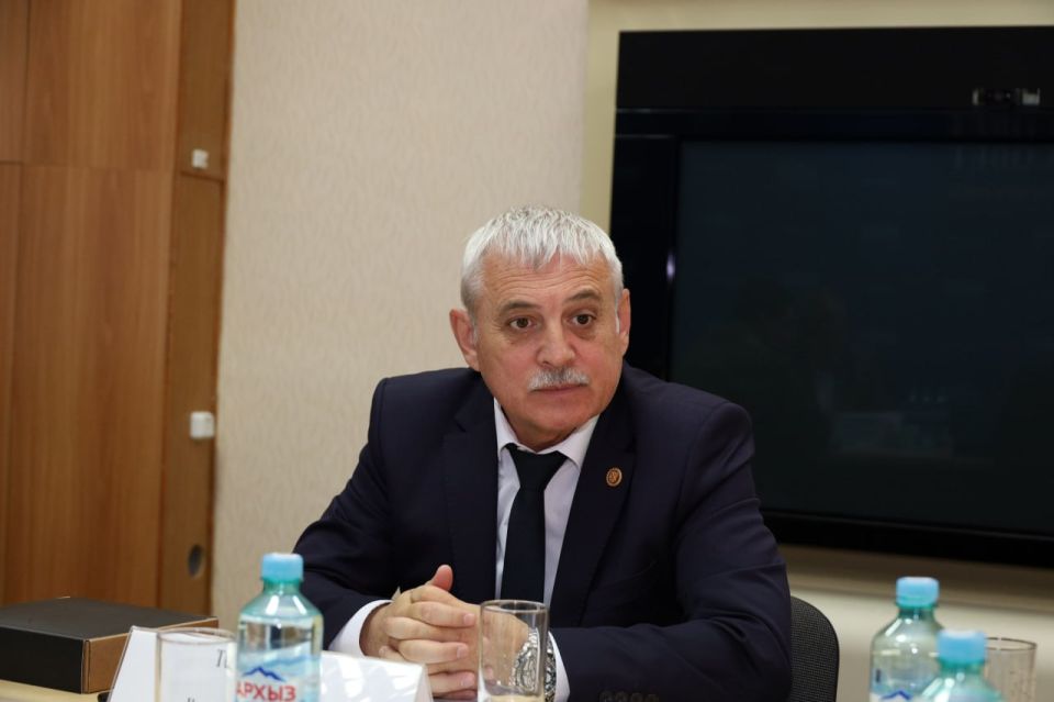 Делегация Херсонской области посетила ЛНР Делегация Херсонской области посетила ЛНР