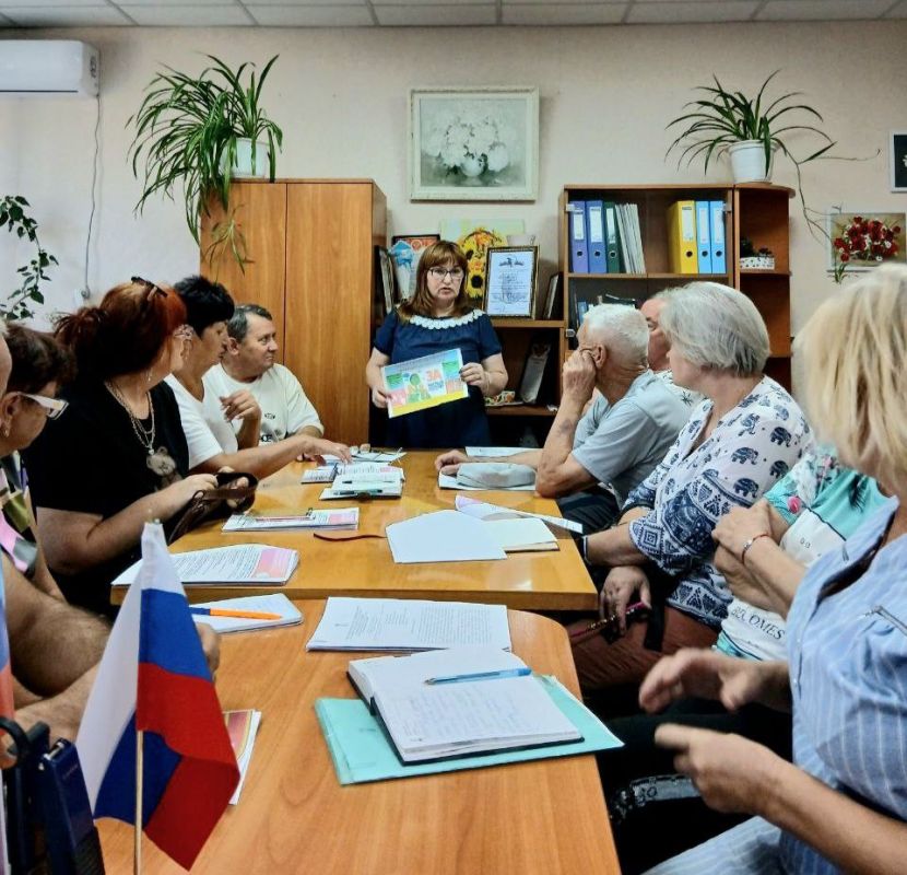 Сегодня в Передельском отделе жизнеобеспечения была проведена очередная встреча с председателями СНТ ,на которой был рассмотрен вопрос о необходимости заключения договоров на вывоз ТКО Сегодня в Передельском отделе жизнеобеспечения была проведена очередная встреча с председателями СНТ ,на которой был рассмотрен вопрос о необходимости заключения договоров на вывоз ТКО