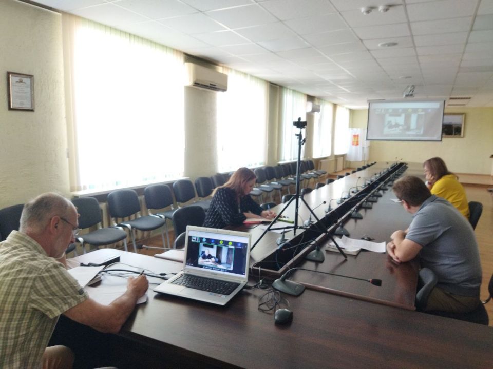 В Администрации городского округа город Ровеньки состоялось очередное совещание в режиме ВКС, проводимое МИЗО В Администрации городского округа город Ровеньки состоялось очередное совещание в режиме ВКС, проводимое МИЗО