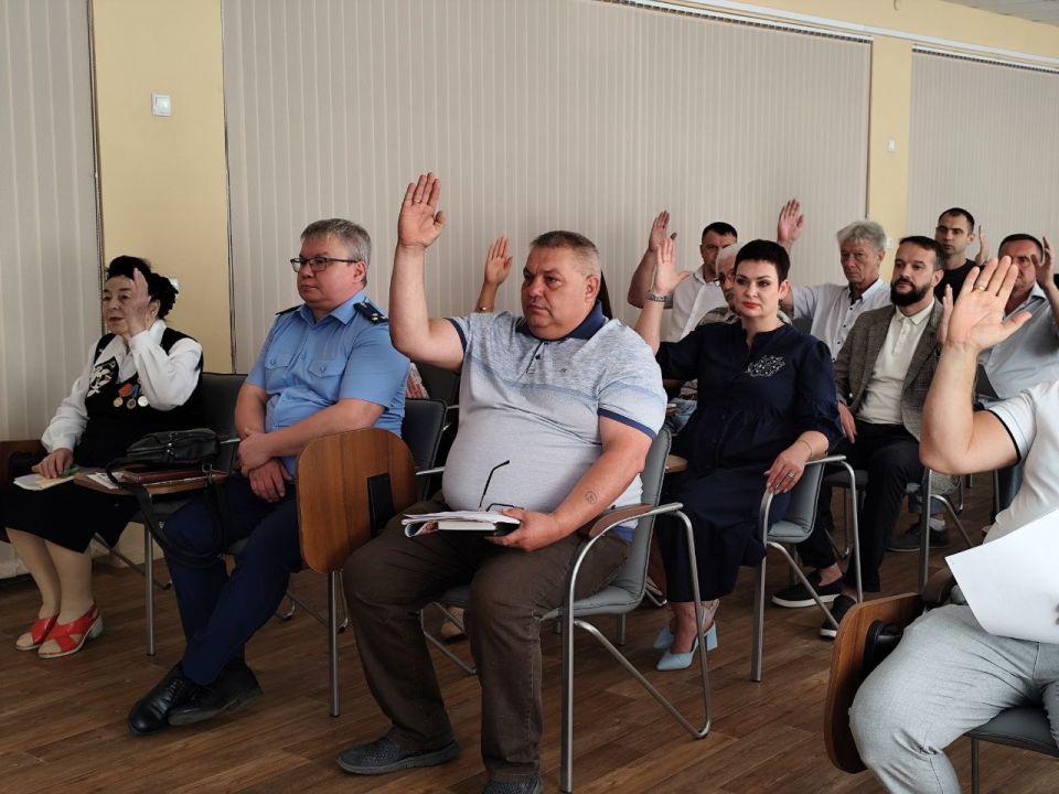 Сегодня, 04 сентября 2025 года, в Совете городского округа город Красный Луч прошло очередное заседание Совета депутатов Сегодня, 04 сентября 2025 года, в Совете городского округа город Красный Луч прошло очередное заседание Совета депутатов