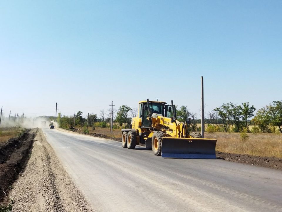 В Ровеньках продолжается капитальный ремонт дороги В Ровеньках продолжается капитальный ремонт дороги