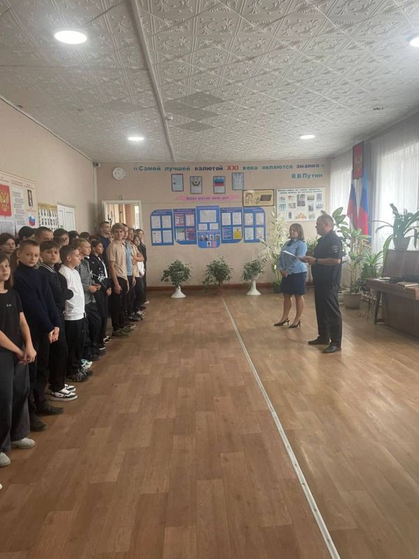 В Марковке сотрудники Госавтоинспекции совместно с представителями прокуратуры провели профилактическое мероприятие «Пешеходный переход» В Марковке сотрудники Госавтоинспекции совместно с представителями прокуратуры провели профилактическое мероприятие «Пешеходный переход»