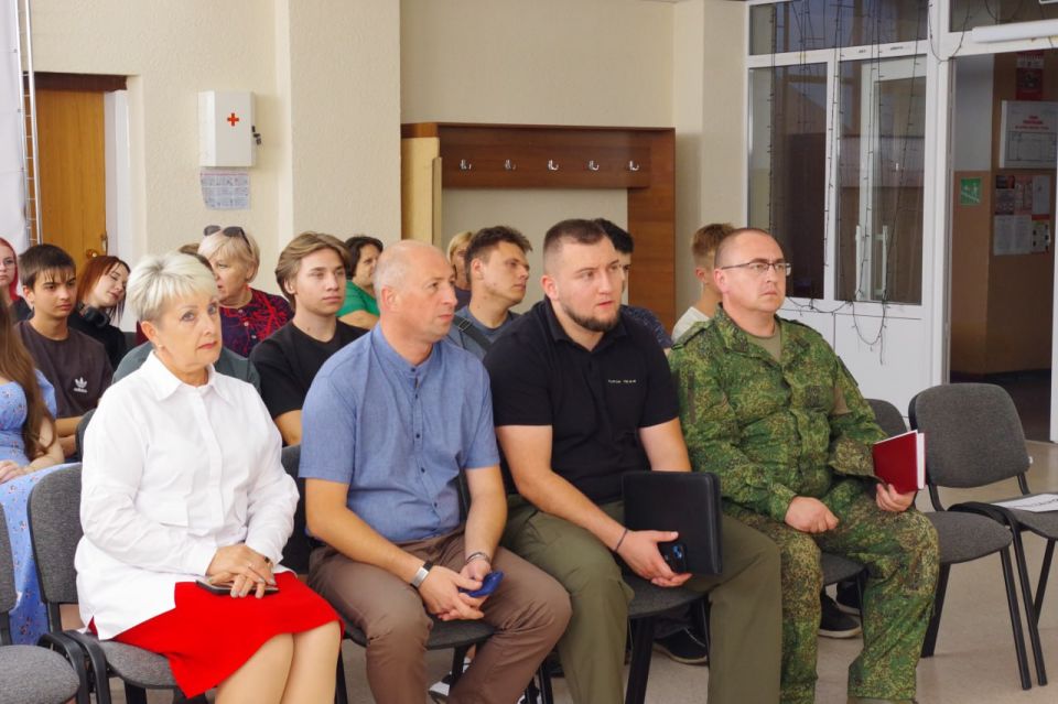Сергей Крамаренко: Провели продуктивную рабочую встречу с министром молодежной политики ЛНР Михаилом Голубовичем Сергей Крамаренко: Провели продуктивную рабочую встречу с министром молодежной политики ЛНР Михаилом Голубовичем