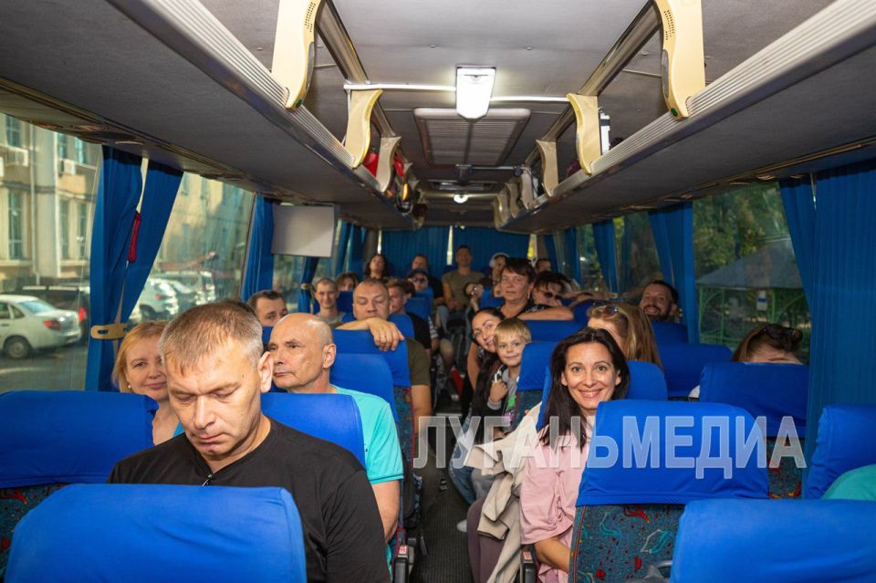 Луганский академический музыкально-драматический театр имени М. Голубовича отправился на «Большие гастроли» Луганский академический музыкально-драматический театр имени М. Голубовича отправился на «Большие гастроли»