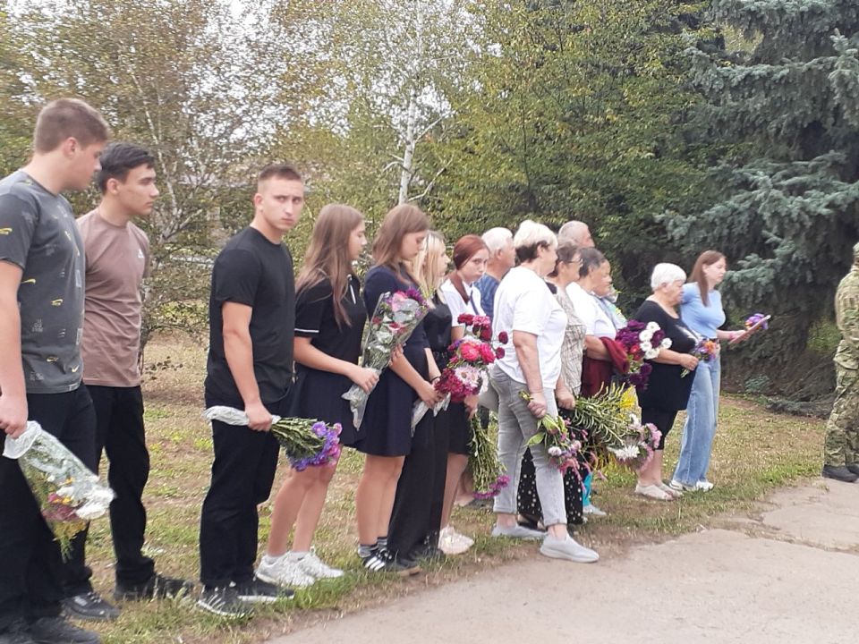 Сегодня 04.09.2025 г.на территории Великочерниговского отдела жизнеобеспечения провели митинг посвящённый Дню освобождения Луганщины от фашистско немецких захватчиков в 1943 г Сегодня 04.09.2025 г.на территории Великочерниговского отдела жизнеобеспечения провели митинг посвящённый Дню освобождения Луганщины от фашистско немецких захватчиков в 1943 г