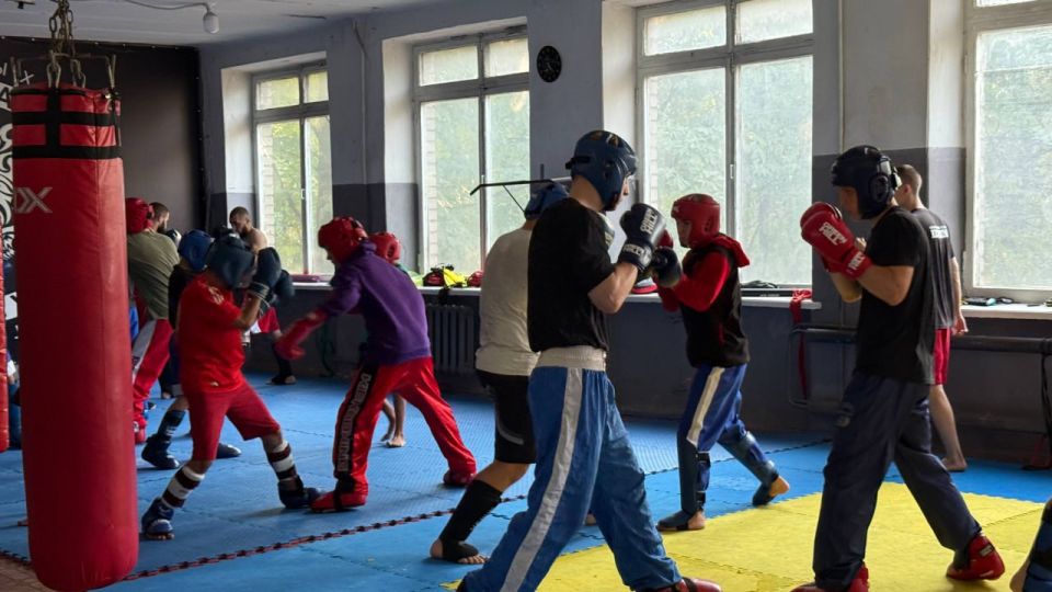 В Алчевске состоялась открытая тренировка по кикбоксингу В Алчевске состоялась открытая тренировка по кикбоксингу