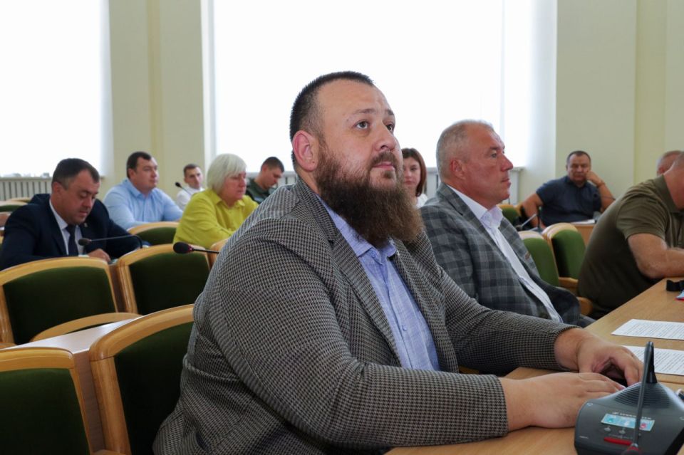 Депутаты обсудили с Иваном Кусовым капремонт школ, зарплаты учителей, военно-патриотическое воспитание и другие актуальные вопросы в сфере образования Депутаты обсудили с Иваном Кусовым капремонт школ, зарплаты учителей, военно-патриотическое воспитание и другие актуальные вопросы в сфере образования