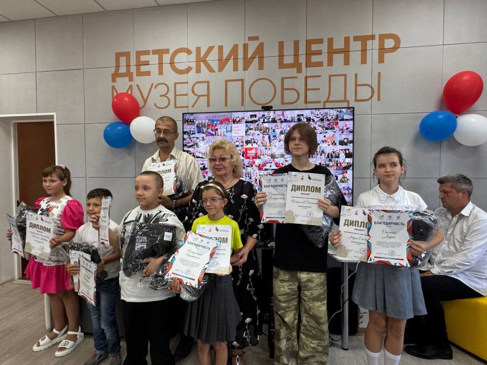С днем рождения, Детский центр! С днем рождения, Детский центр!