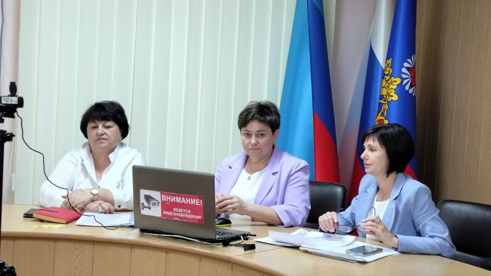 В Администрации городского округа город Ровеньки в формате видеоконференции состоялось заседание согласительной комиссии по вопросу согласования местоположения границ земельных участков, расположенных в границах кадастровых... В Администрации городского округа город Ровеньки в формате видеоконференции состоялось заседание согласительной комиссии по вопросу согласования местоположения границ земельных участков, расположенных в границах кадастровых...