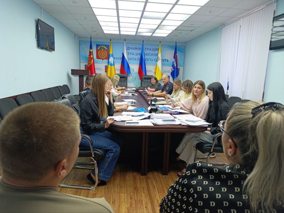 В Администрации Антрацитовского муниципального округа состоялось очередное заседание комиссии по делам несовершеннолетних и защите их прав, на котором рассмотрено 18 административных дел, из них: В Администрации Антрацитовского муниципального округа состоялось очередное заседание комиссии по делам несовершеннолетних и защите их прав, на котором рассмотрено 18 административных дел, из них: