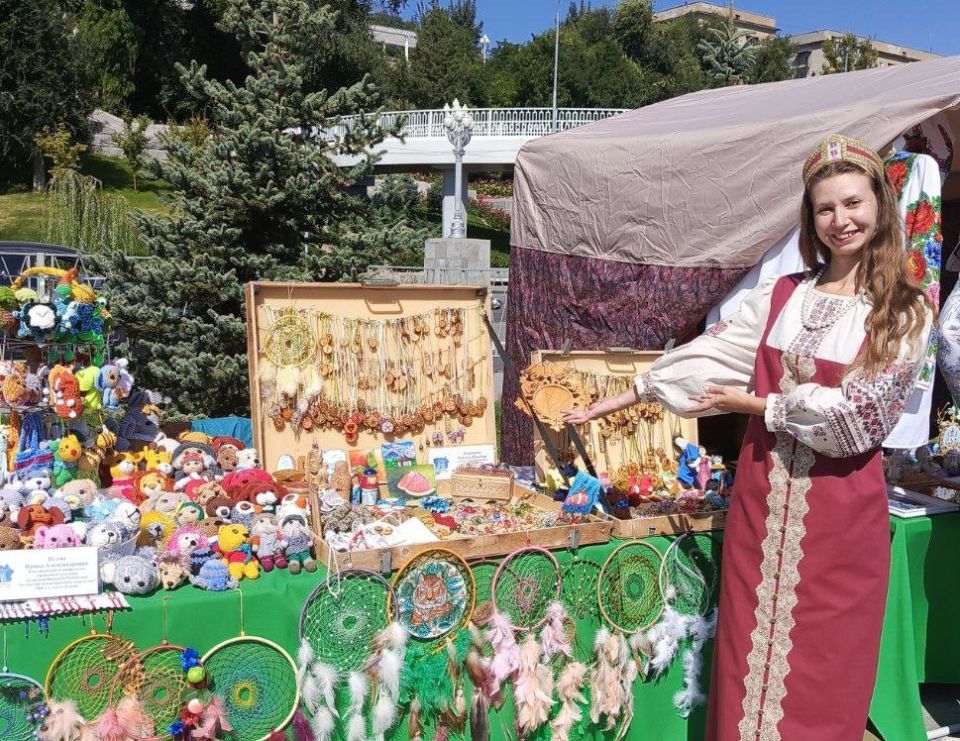 В этом году луганскому этнографическому клубу «Этника» исполняется шесть лет В этом году луганскому этнографическому клубу «Этника» исполняется шесть лет