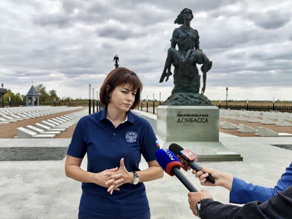 Анна Сорока: На мемориальном комплексе «Незаживающая рана Донбасса» состоялась памятная акция, приуроченная ко Дню Неизвестного Солдата — Защитника Луганской Народной Республики Анна Сорока: На мемориальном комплексе «Незаживающая рана Донбасса» состоялась памятная акция, приуроченная ко Дню Неизвестного Солдата — Защитника Луганской Народной Республики
