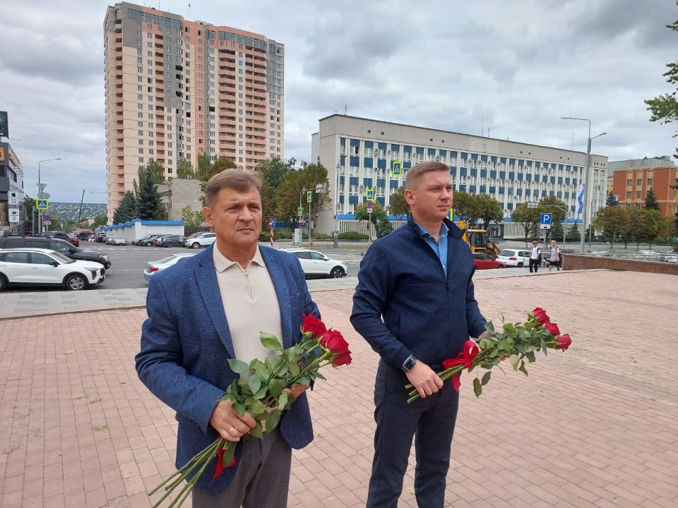 5 сентября в Луганской Народной Республике отмечается День Неизвестного солдата – защитника Луганской Народной Республики 5 сентября в Луганской Народной Республике отмечается День Неизвестного солдата – защитника Луганской Народной Республики