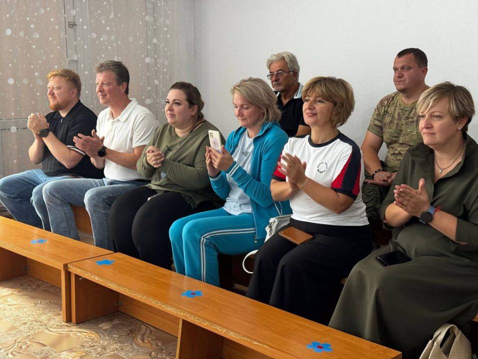Сергей Колягин: Сегодня в наш городской округ город Первомайск с рабочим визитом прибыл Министр образования и науки Луганской Народной Республики Иван Кусов Сергей Колягин: Сегодня в наш городской округ город Первомайск с рабочим визитом прибыл Министр образования и науки Луганской Народной Республики Иван Кусов