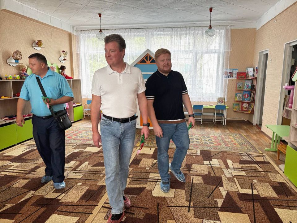 Сергей Колягин: Сегодня в наш городской округ город Первомайск с рабочим визитом прибыл Министр образования и науки Луганской Народной Республики Иван Кусов Сергей Колягин: Сегодня в наш городской округ город Первомайск с рабочим визитом прибыл Министр образования и науки Луганской Народной Республики Иван Кусов