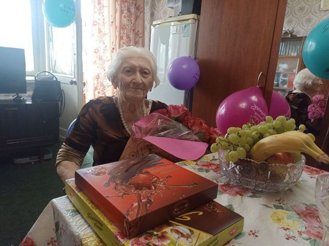 Долгожительница Луганска отпраздновала 100-летний юбилей Долгожительница Луганска отпраздновала 100-летний юбилей