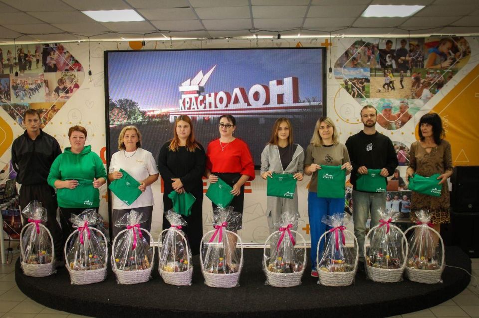 Школьники, отдохнувшие в Кургане, получили получили подарки от шефа-региона Школьники, отдохнувшие в Кургане, получили получили подарки от шефа-региона