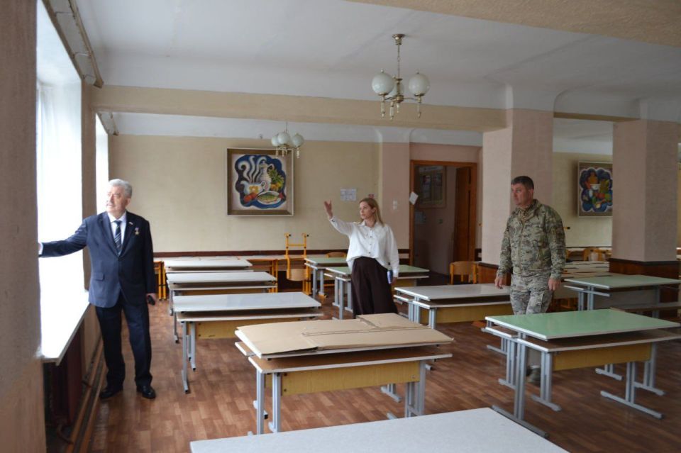 Виктор Водолацкий: Вместе с главой Старобельского муниципального округа Черневым В.И., провёл приём граждан по личным вопросам в Старобельском местном отделении ВПП «ЕДИНАЯ РОССИЯ» Виктор Водолацкий: Вместе с главой Старобельского муниципального округа Черневым В.И., провёл приём граждан по личным вопросам в Старобельском местном отделении ВПП «ЕДИНАЯ РОССИЯ»