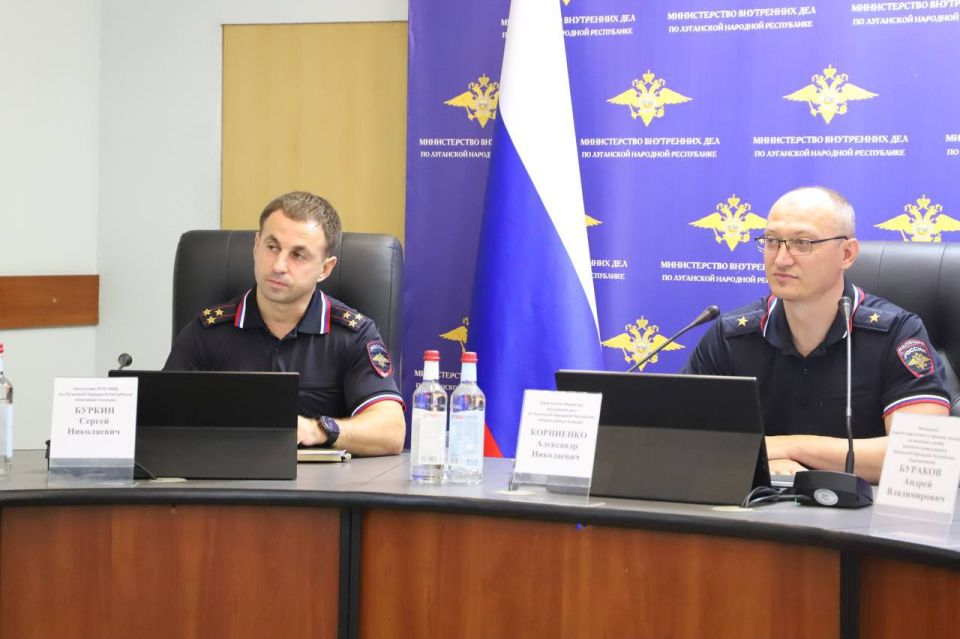Сотрудники регионального МВД провели встречу с представителями военкомата Сотрудники регионального МВД провели встречу с представителями военкомата