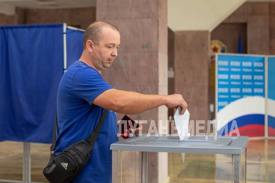 В ЛНР открылся избирательный участок для жителей Курской области В ЛНР открылся избирательный участок для жителей Курской области