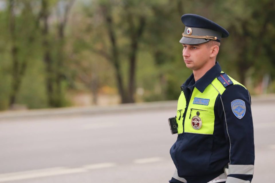 Полицейские республики провели очередной профилактический рейд в Луганске Полицейские республики провели очередной профилактический рейд в Луганске