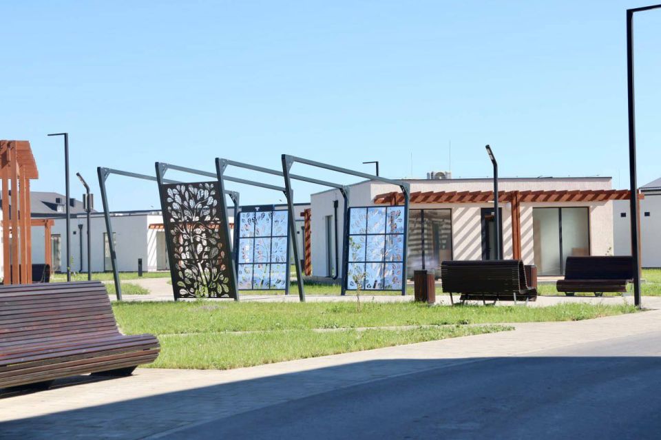 Вместе с министрами культуры республик Донбасса и регионов Новороссии ознакомились с работой Федерального круглогодичного молодёжного культурно-просветительского центра «Творческий поселок «Счастливцево» — арт-резиденции... Вместе с министрами культуры республик Донбасса и регионов Новороссии ознакомились с работой Федерального круглогодичного молодёжного культурно-просветительского центра «Творческий поселок «Счастливцево» — арт-резиденции...