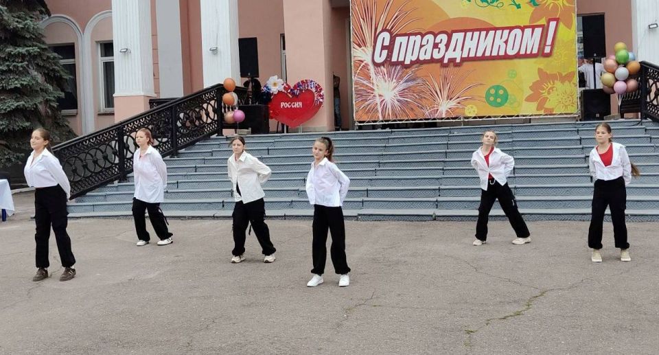В Культурно-досуговом центре города Алчевска состоялся день открытых дверей В Культурно-досуговом центре города Алчевска состоялся день открытых дверей