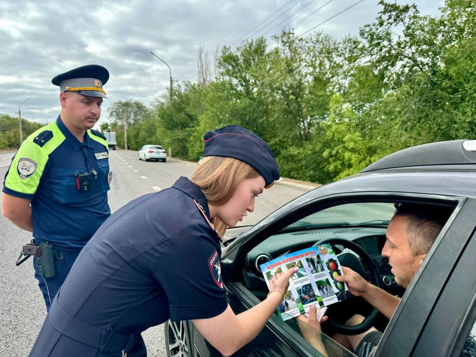 Сотрудники Центра ДиТН, ПБДД ГИБДД МВД по ЛНР напоминают о ГЛАВНОМ участниками дорожного движения Сотрудники Центра ДиТН, ПБДД ГИБДД МВД по ЛНР напоминают о ГЛАВНОМ участниками дорожного движения