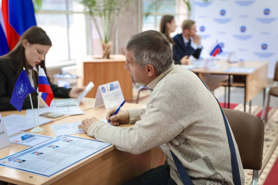 Досрочное голосование на выборах губернатора Курской области началось в ЛНР Досрочное голосование на выборах губернатора Курской области началось в ЛНР