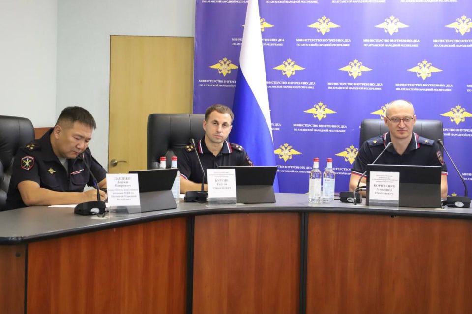 Сотрудники регионального МВД провели встречу с представителями военкомата Сотрудники регионального МВД провели встречу с представителями военкомата