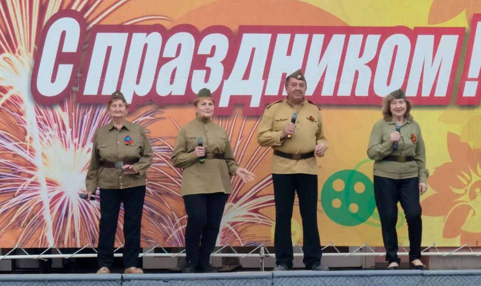 В Культурно-досуговом центре города Алчевска состоялся день открытых дверей В Культурно-досуговом центре города Алчевска состоялся день открытых дверей