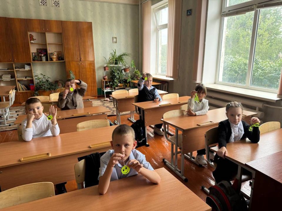 В рамках профилактического мероприятия сотрудники Госавтоинспекции провели мастер-класс по изготовлению световозвращающих элементов В рамках профилактического мероприятия сотрудники Госавтоинспекции провели мастер-класс по изготовлению световозвращающих элементов