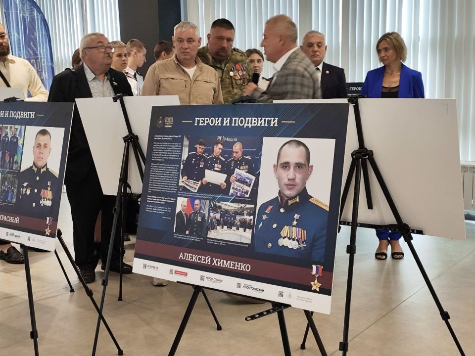 В Луганске открыли выставку «Герои и Подвиги» В Луганске открыли выставку «Герои и Подвиги»