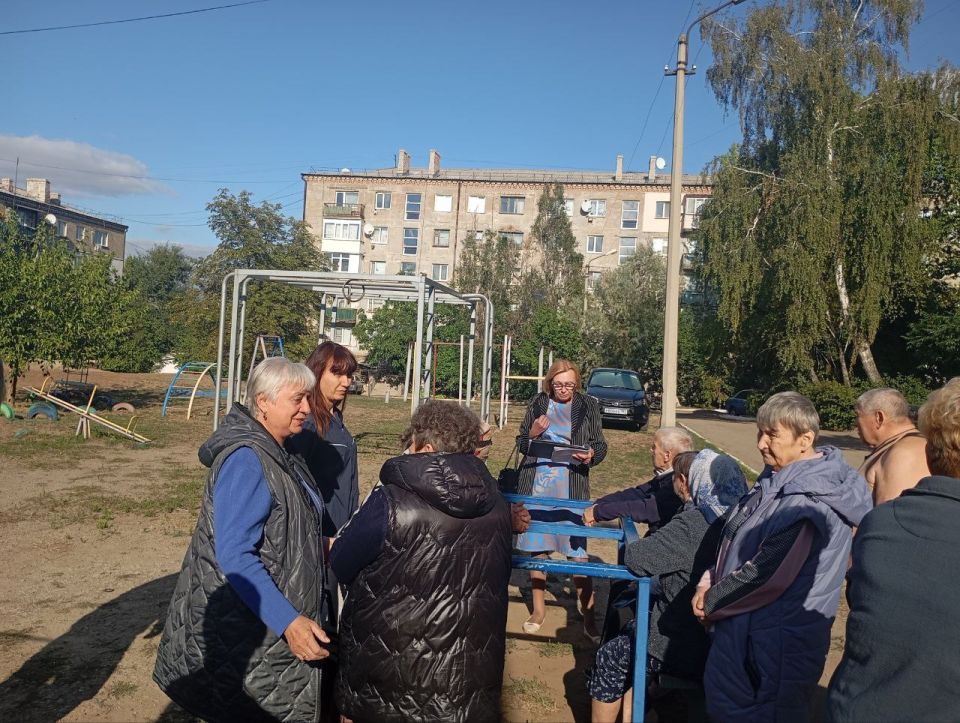 В Лутугино прошли сходы граждан В Лутугино прошли сходы граждан