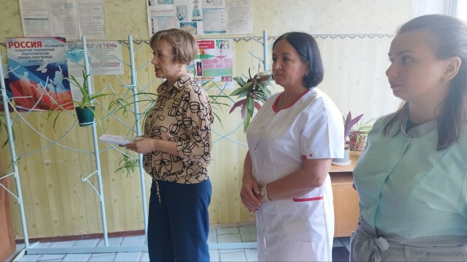 В женской консультации поликлиники г. Лутугино состоялась встреча специалистов Центра психолого-педагогической и медико-социальной помощи "Развитие" с беременными женщинами и пациентами В женской консультации поликлиники г. Лутугино состоялась встреча специалистов Центра психолого-педагогической и медико-социальной помощи "Развитие" с беременными женщинами и пациентами