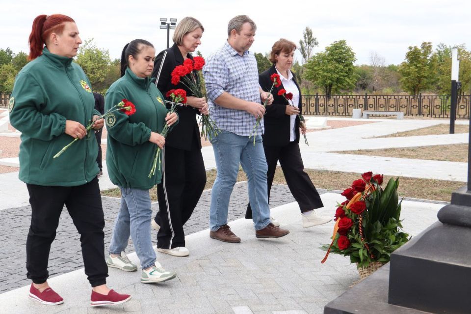 «Незаживающая рана Донбасса»: в Луганске почтили память героев «Незаживающая рана Донбасса»: в Луганске почтили память героев