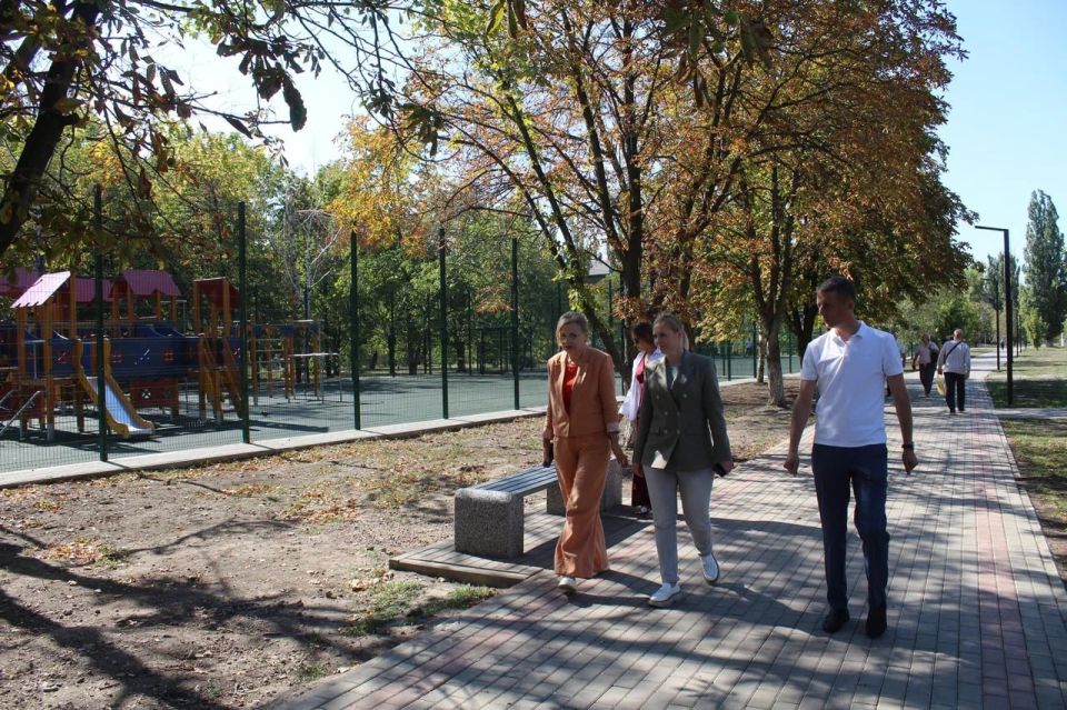 Анна Рослякова продолжила рабочий визит в Кировск Анна Рослякова продолжила рабочий визит в Кировск