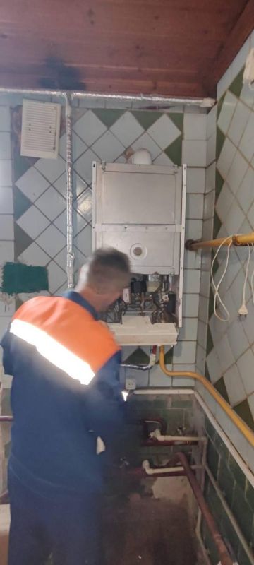 Ульяновские коммунальщики продолжают готовить к зиме объекты в Лутугинском муниципальном округе Ульяновские коммунальщики продолжают готовить к зиме объекты в Лутугинском муниципальном округе