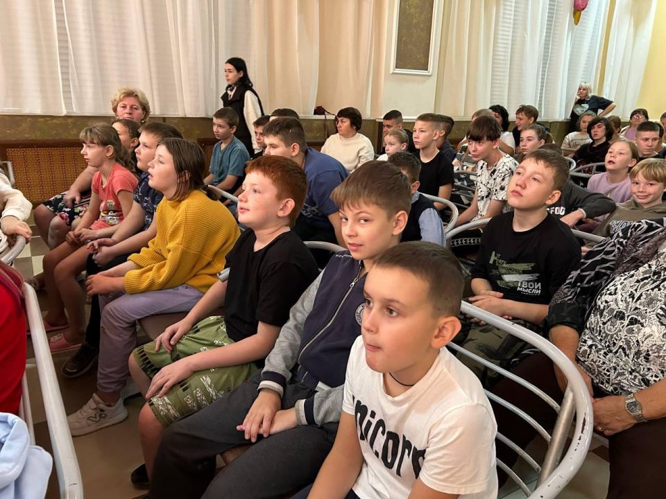 Дети из Марковского и Новопсковского округов прибыли на отдых в Ивановскую область Дети из Марковского и Новопсковского округов прибыли на отдых в Ивановскую область